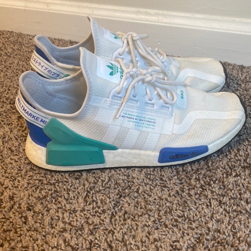 ADiDAS SNEAKERS
